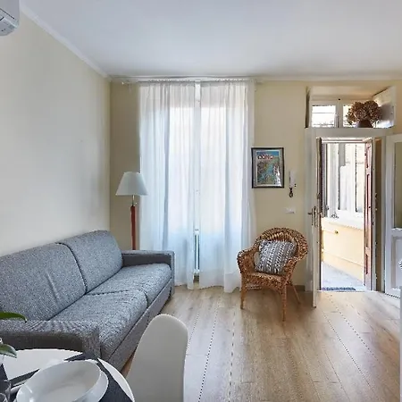 Апартаменты Beautiful Bohemian In Center Conditioned Air Комо